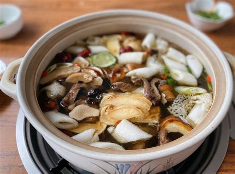  La sopa de hongos de Yunnan: ¿Un elixir terroso para el alma que te dejará suspirando por más?